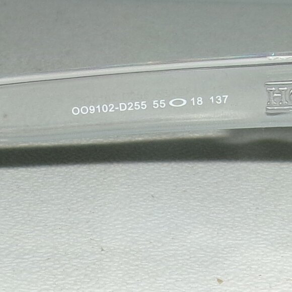 Womens Oakley Sunglasses Polarized PRIZM Lens "LIKE NEW" - Picture 5 of 5